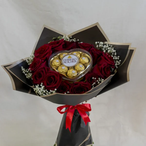 Ramo corazón y bombones